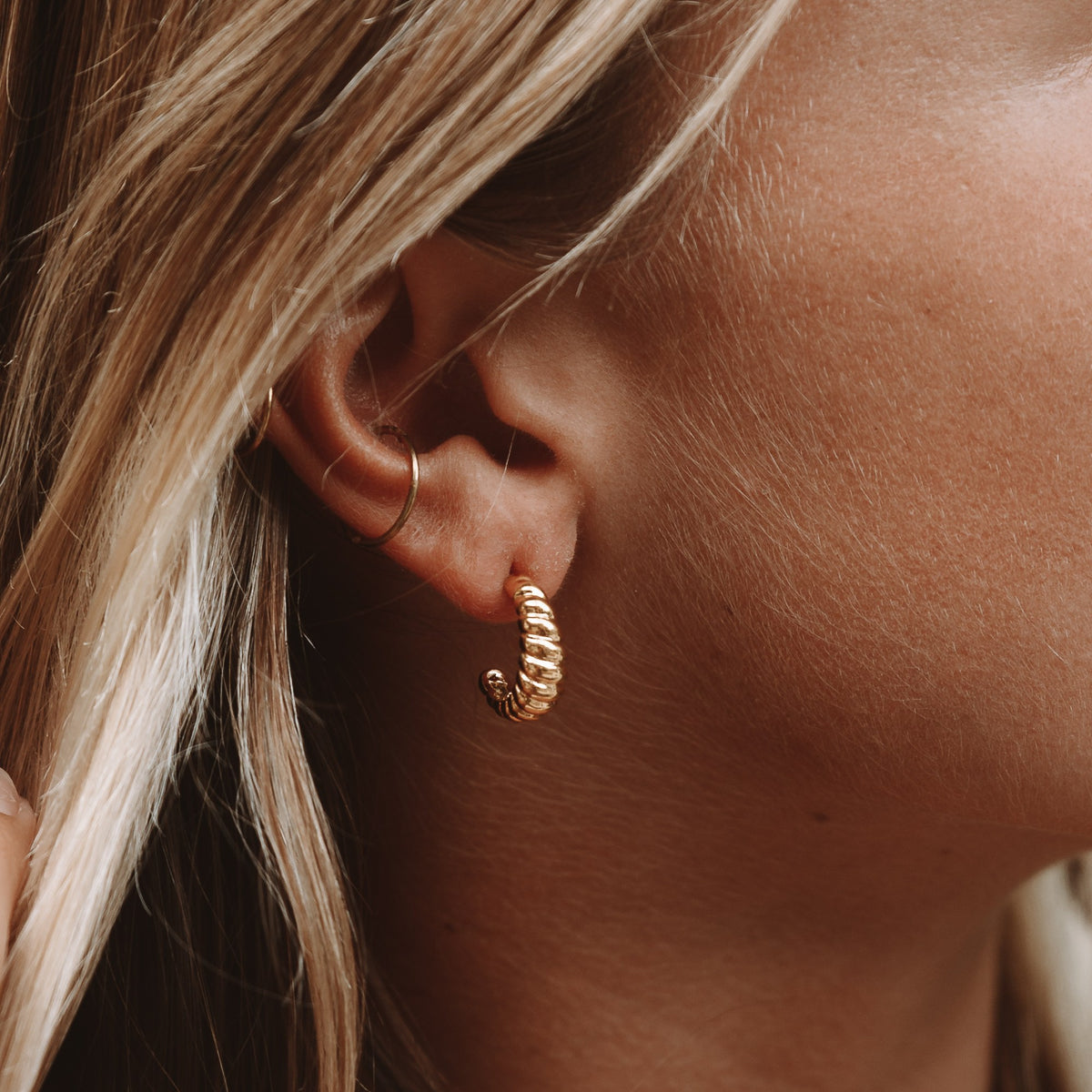 Barcelona Croissant Twist Hoop Earrings 18k Gold Vermeil